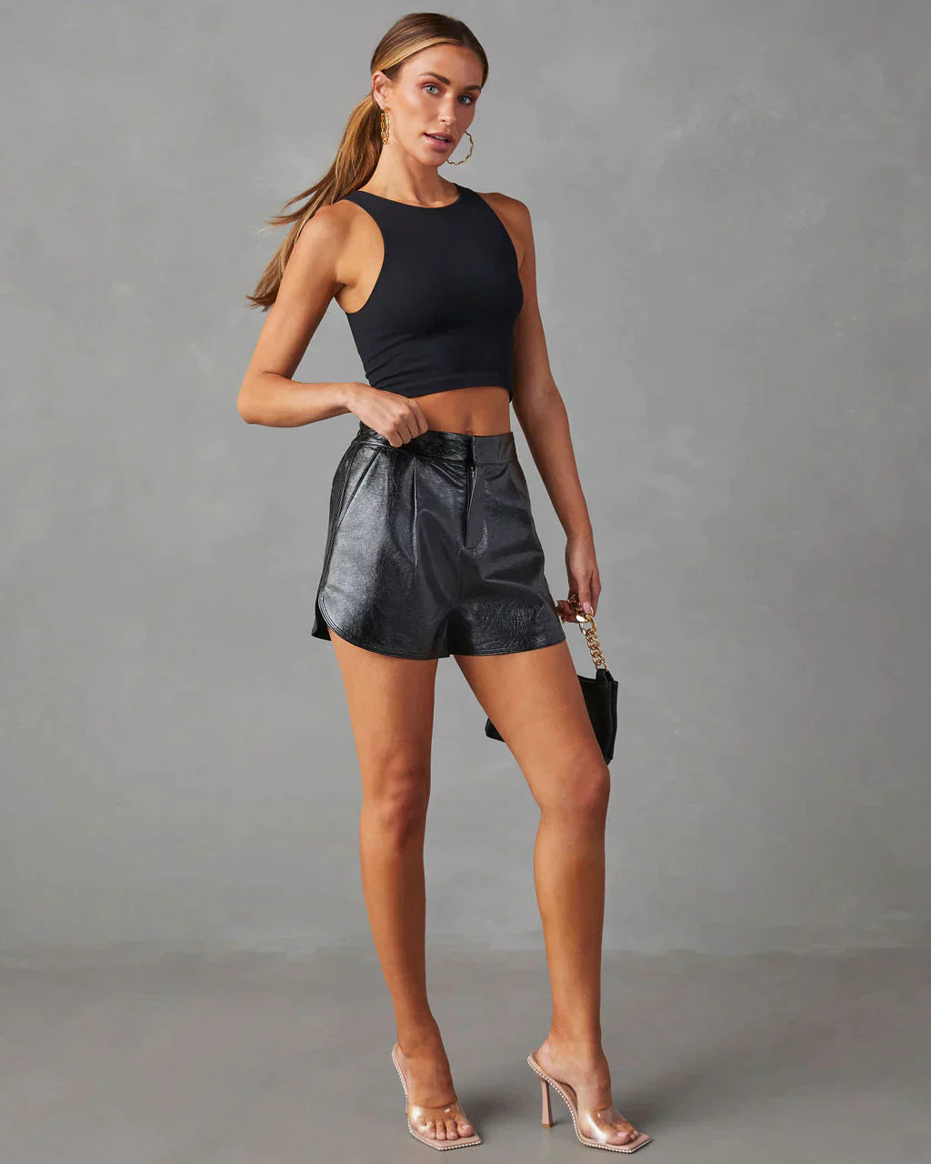 GERTRUD - soepele elastische broek - Damesshort van imitatieleer met zakken